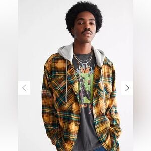 Urban outfitters men’s small flannel with hood and bleach effect.‎